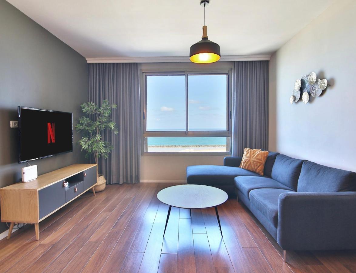 Luxury Suites By Notaly Ariel - Carmel Beach ハイファ エクステリア 写真