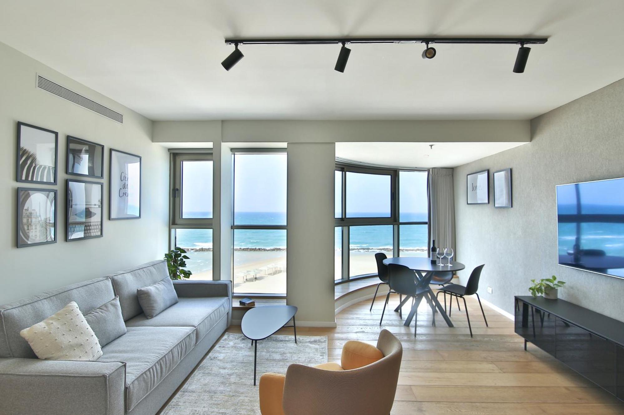 Luxury Suites By Notaly Ariel - Carmel Beach ハイファ エクステリア 写真