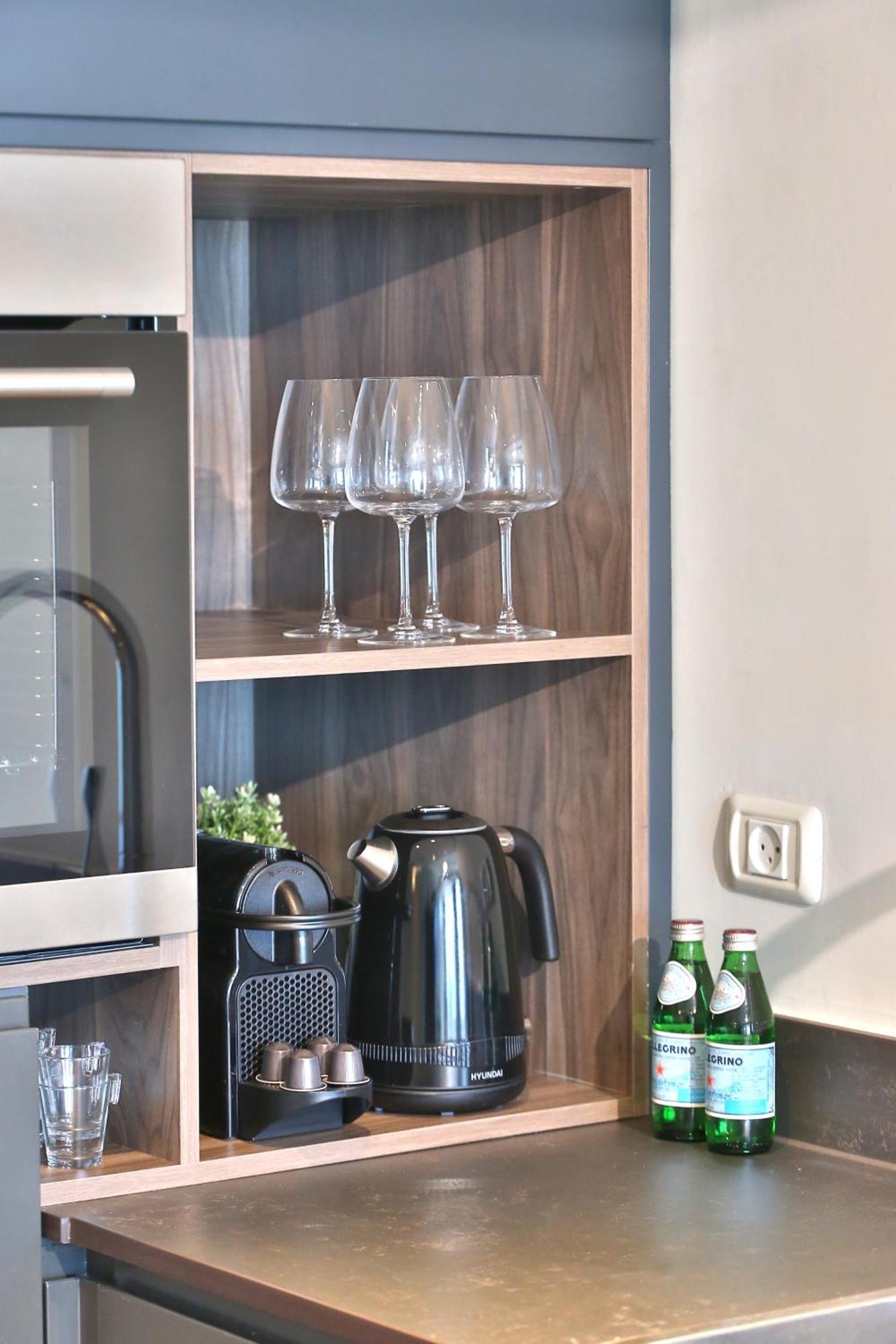Luxury Suites By Notaly Ariel - Carmel Beach ハイファ エクステリア 写真