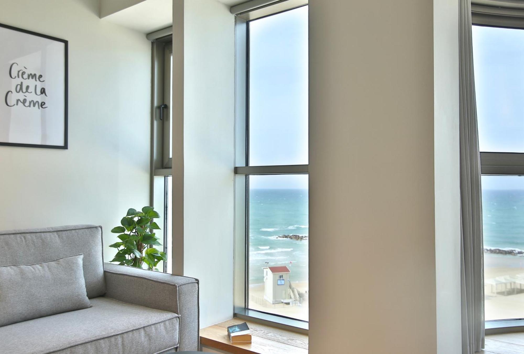 Luxury Suites By Notaly Ariel - Carmel Beach ハイファ 部屋 写真