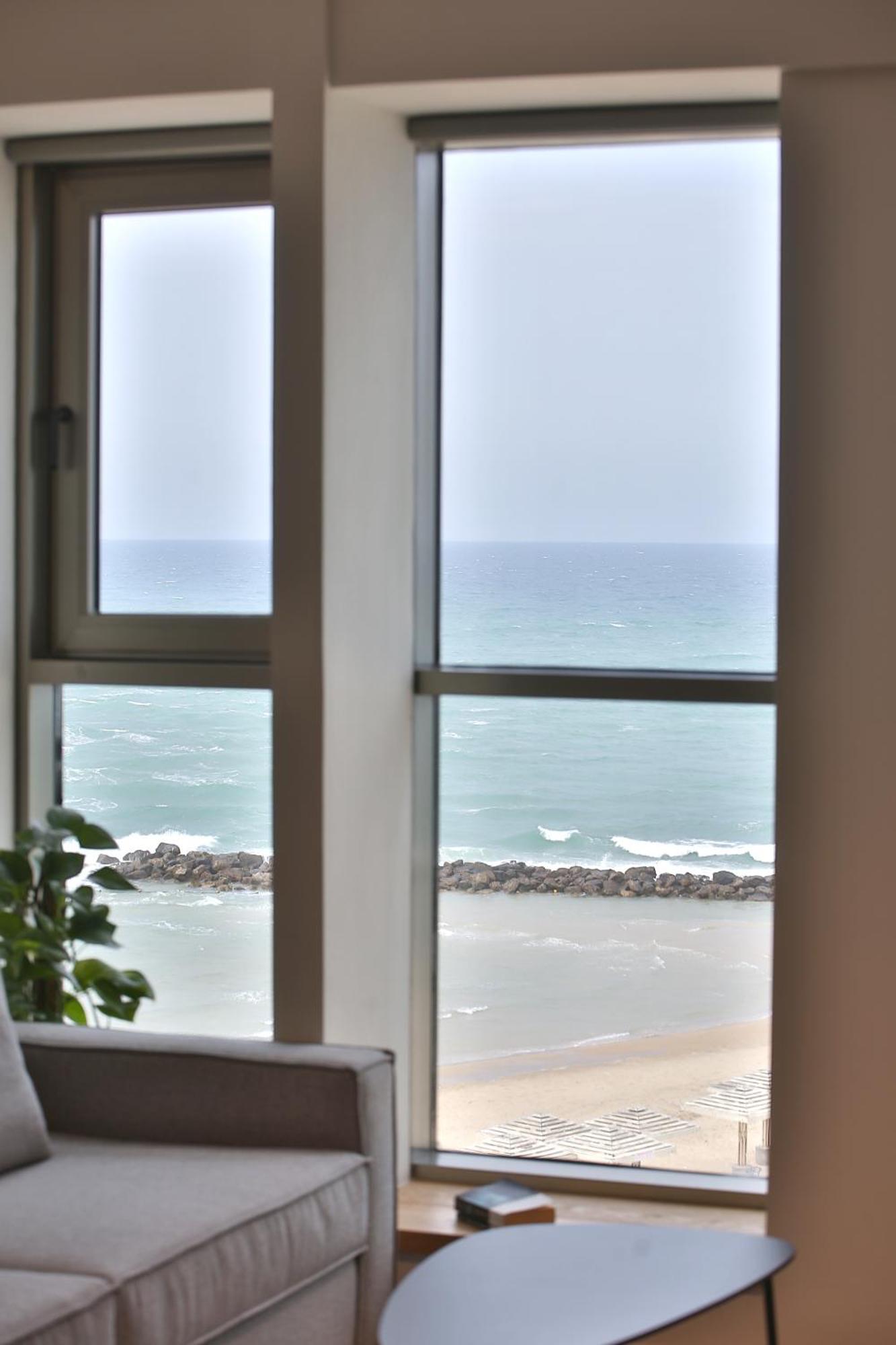 Luxury Suites By Notaly Ariel - Carmel Beach ハイファ 部屋 写真