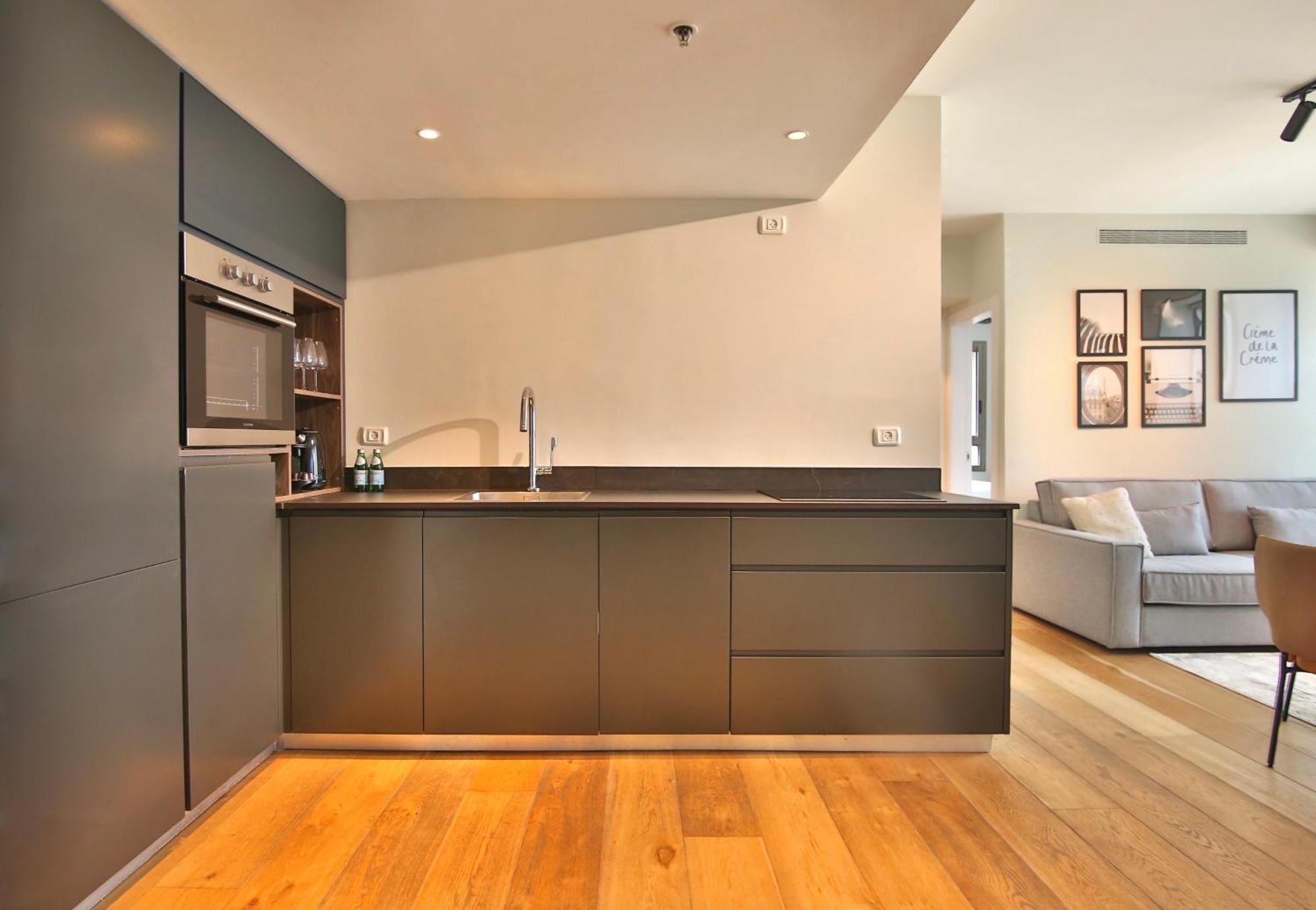 Luxury Suites By Notaly Ariel - Carmel Beach ハイファ エクステリア 写真