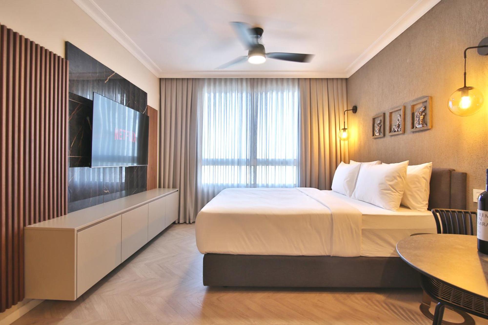 Luxury Suites By Notaly Ariel - Carmel Beach ハイファ エクステリア 写真